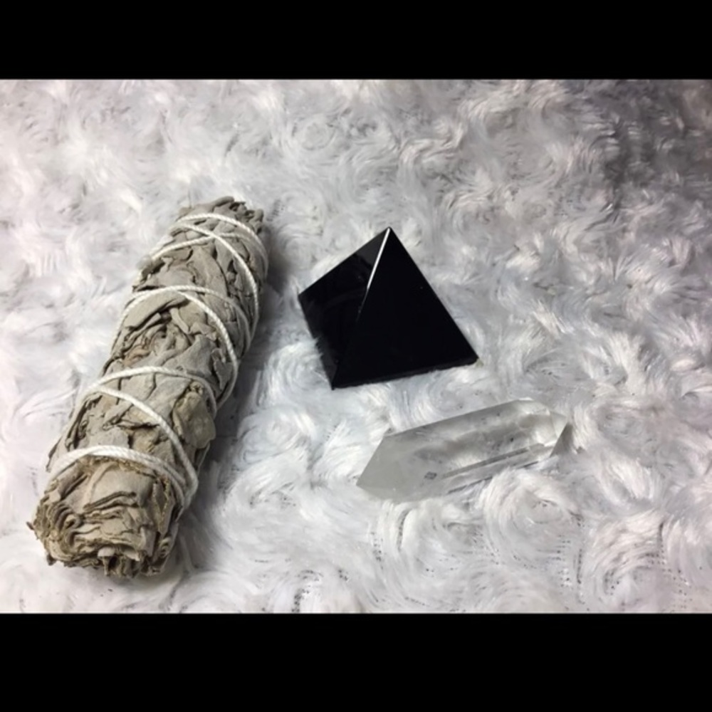 Natural Obsidian Spiritual Meditation Protection Crystal Pyramid